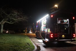 Auto in lichterlaaie in Den Helder