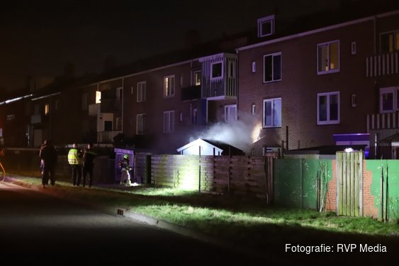 Brand in schuur ontdekt door buurtbewoners