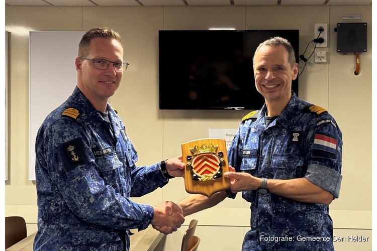 Gemeenteraad op bezoek marineschip Zr.Ms. Den Helder