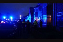 Woningbrand in Den Helder snel onder controle, persoon ademt rook in