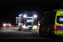 Persoon valt van hoge grindberg in Den Helder en raakt zwaargewond