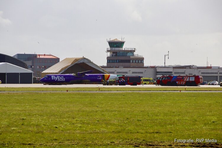 Grote oefening met neergestort vliegtuig op vliegveld Den Helder