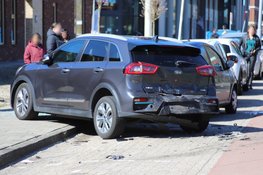 Flinke schade na ongeval tussen meerdere voertuigen in Den Helder