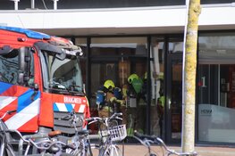 Brandweer rukt uit voor brandgerucht bij HEMA Den Helder