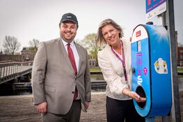 Zonnebrandcrèmepaal geplaatst op Willemsoord