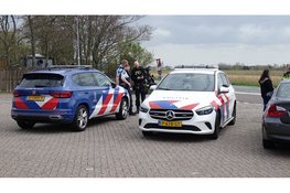 Fietser met hoofdwond naar ziekenhuis na aanrijding in Den Helder