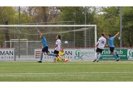 Alcmaria Victrix krijgt pak op de broek van hekkensluiter FC Den Helder