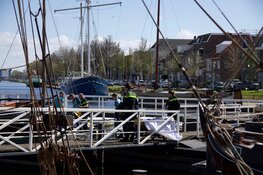 Man zwaargewond na val in water Den Helder