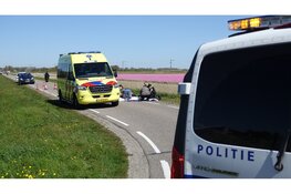 Motorrijdster komt ten val en raakt ernstig gewond in Julianadorp