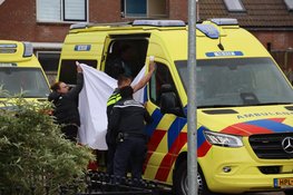 Man aangehouden en gereanimeerd bij inval in Den Helder