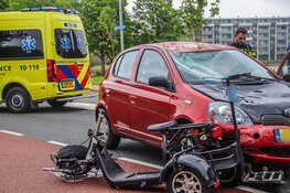 Zwaargewonde bij ongeval tussen driewielscooter en auto in Den Helder