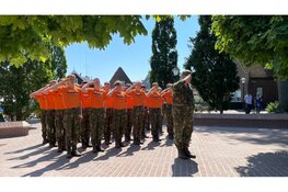 VeVa-studenten marcheren van marinekazerne naar Willemsoord als eerbetoon aan veteranen