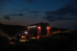 Duinbrand aan Tapuitenpad in Den Helder snel onder controle, politie onderzoekt mogelijke brandstichting