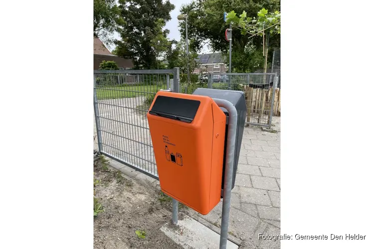 Gemeente vervangt duo-afvalbakken door één afvalbak