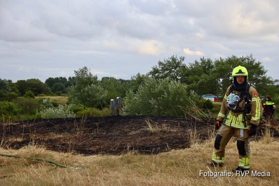 Korte brand bij bunkers aan het Liniepad in Den Helder