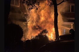 Grote uitslaande brand in woning Den Helder
