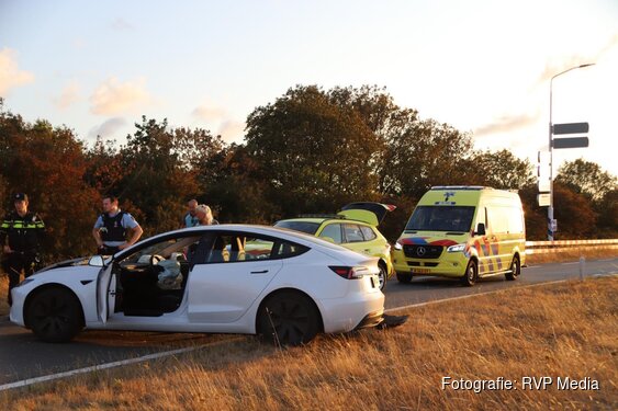 Automobilist gewond na eenzijdig ongeval op N99