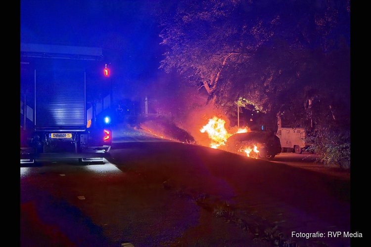 Autobrand aan Achterbinnenhaven in Den Helder