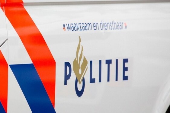 Politie controleert verkeer bij Quelderduin in Den Helder