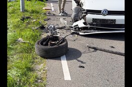 Flinke schade en gewonde nadat auto's frontaal op elkaar botsten in Den Helder