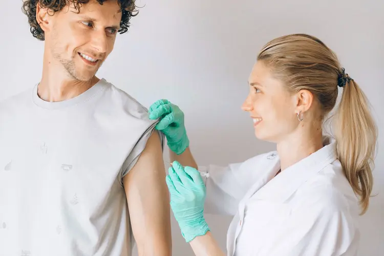 Reisvaccinaties regelen: begin direct na het boeken