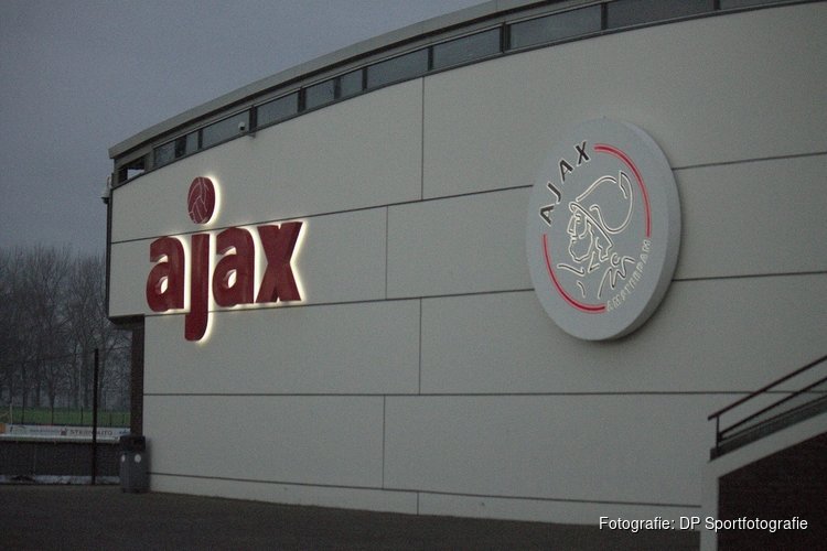 JVC onderuit bij Ajax-amateurs