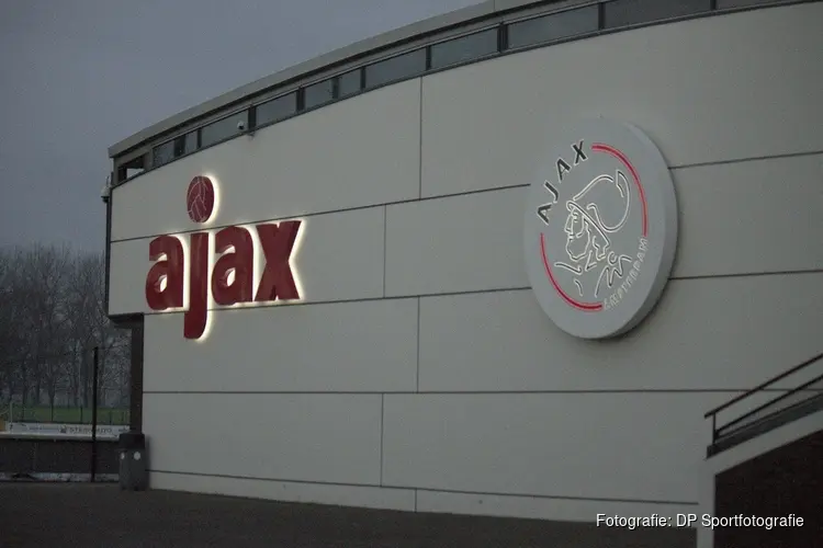 JVC onderuit bij Ajax-amateurs