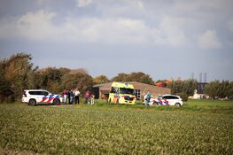 Helikopter maakt noodlanding op Zwarteweg bij Callantsoog na technische storing