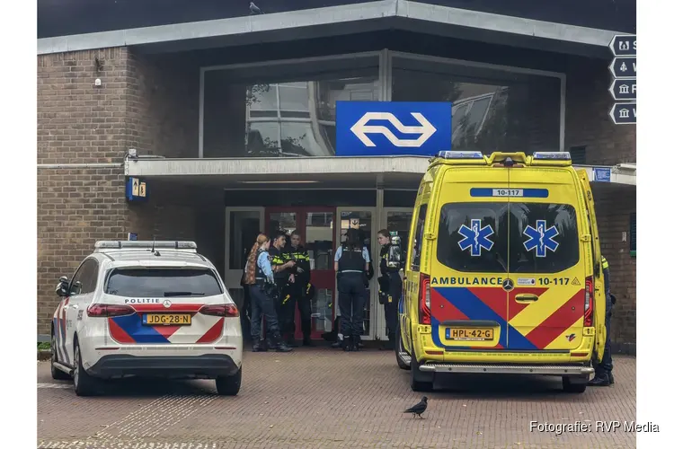 Gewonde man aangetroffen op NS-station in Den Helder