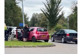 Eén persoon naar ziekenhuis na botsing op kruising Schootenweg in Den Helder