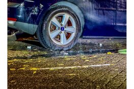 Auto grotendeels uitgebrand bij autobrand aan Walvisvaardersweg in Den Helder