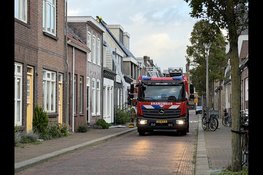Delen van dakkapel laten los door storm in Den Helder