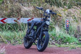 Persoon op fatbike gewond bij aanrijding met auto op Nieuweweg in Den Helder