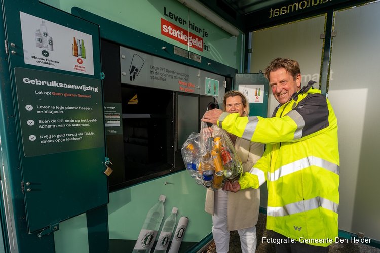 Inleveren flessen makkelijker met nieuwe statiegeldmachine afvalbrengstation