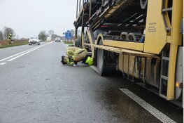 Vrachtwagen verliest diesel door storm
