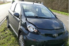 Auto te water bij Anna Paulowna