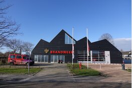 Vlaggen halfstok bij brandweerkazerne