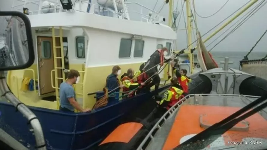 Visser ernstig gewond na ongeluk met vishaak aan boord van kotter