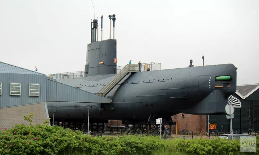 Zr.Ms. Friesland en Zr.Ms. Makkum op tijd thuis voor Sinterklaas