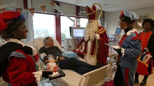 Sinterklaas verrast ziekenhuispatiënten: "Compleet verbaasd, echt genoten!"